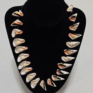 Vintage Luhuanas Conch Shell Necklace